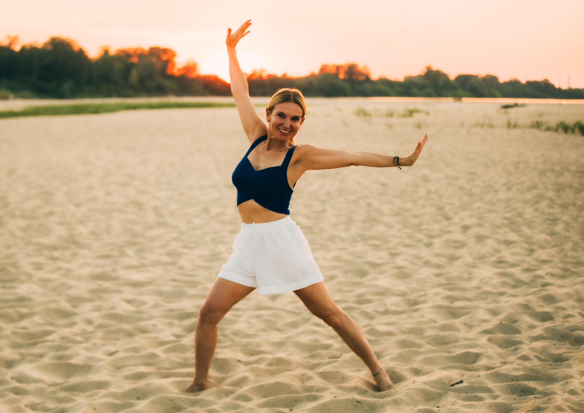 Read more about the article 3 lipca 2023 Joga w „Scenie po sąsiedzku”- wakacyjna promocja – pierwsze zajęcia za nami