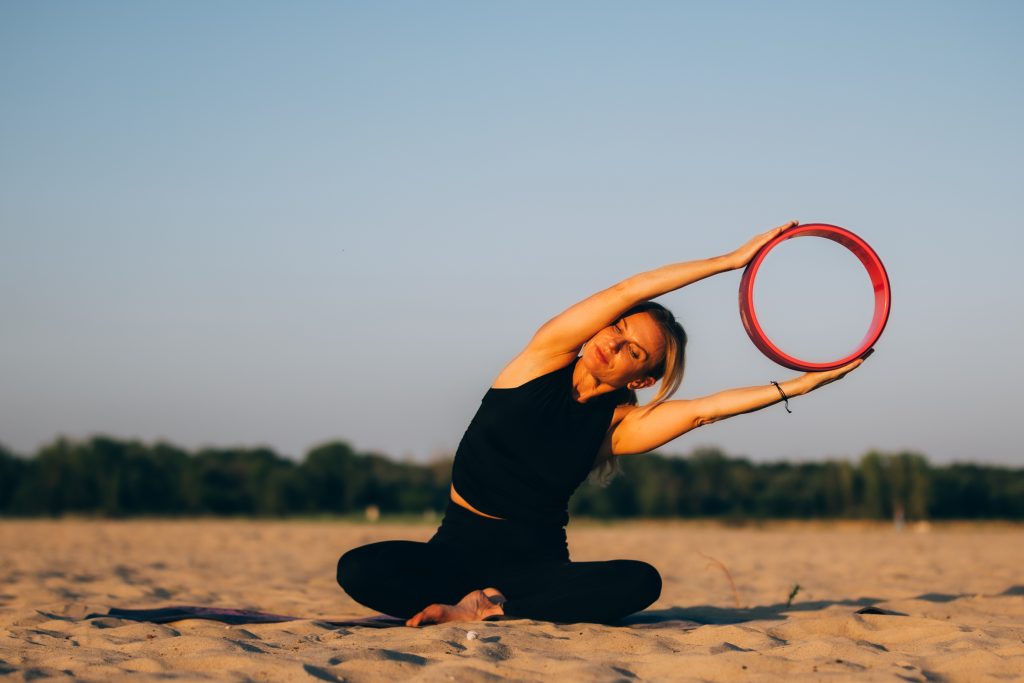 joga z kołem-yoga-legionowo-kaash-yoga-kasia-mikutowicz