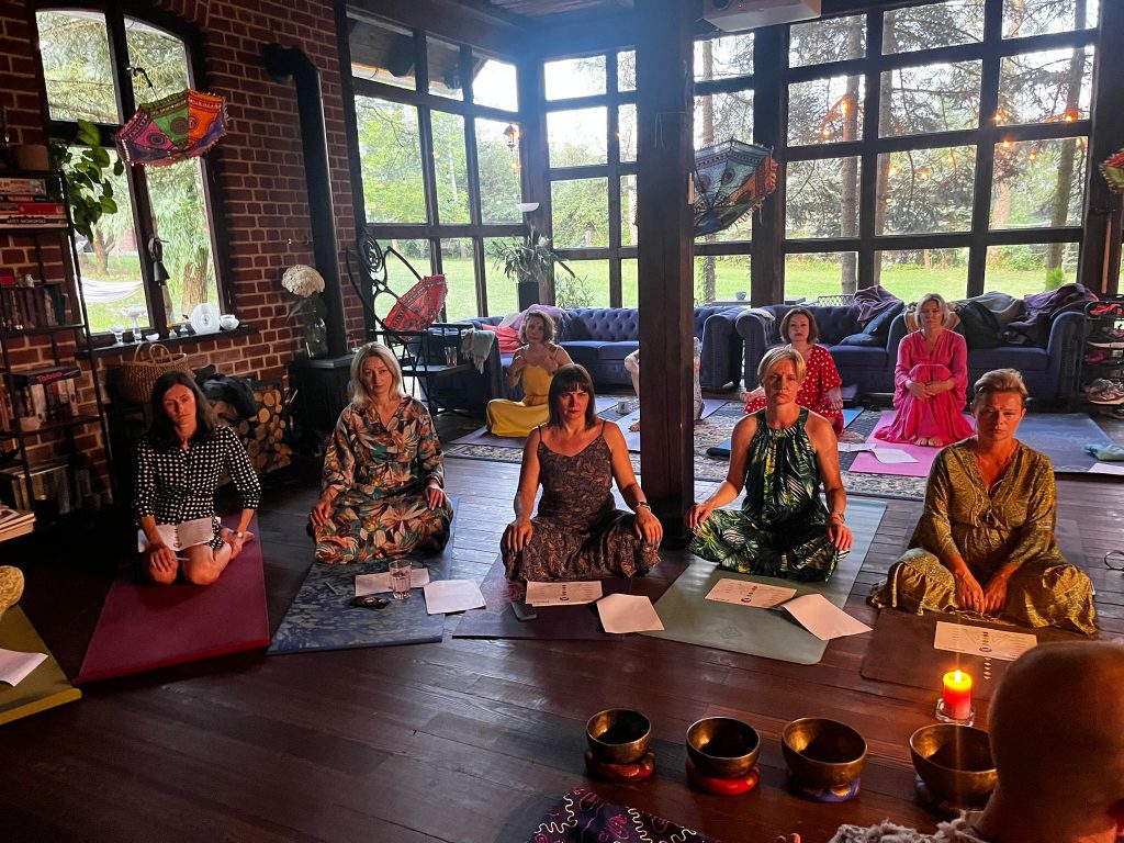 Po prostu bądź, po prostu czuj – letni retreat z jogą, oddechem i dźwiękiem 26–29 czerwca 2025 Kaash Yoga Kasia Mikutowicz 7b4cb984-9544-4bd3-8c1f-13424278f4d5