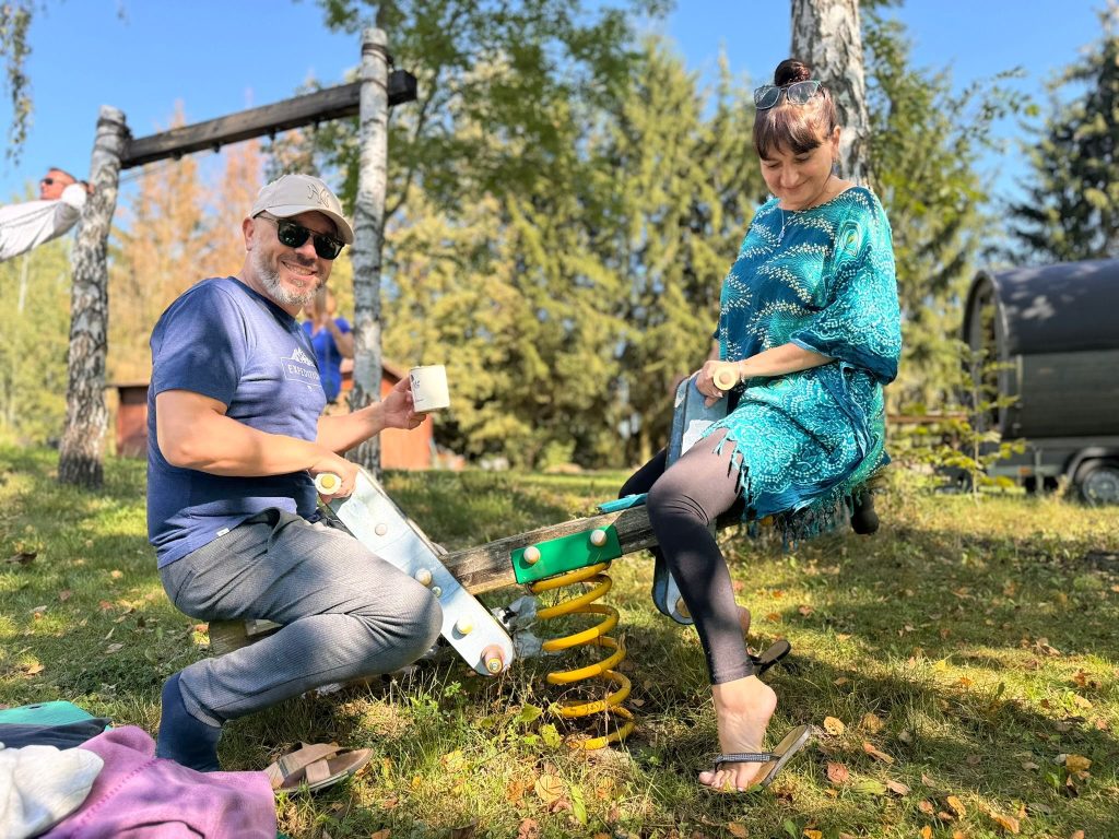 Po prostu bądź, po prostu czuj – letni retreat z jogą, oddechem i dźwiękiem 26–29 czerwca 2025 Kaash Yoga Kasia Mikutowicz 8a03f857-064d-4a71-a87e-139d204140fb