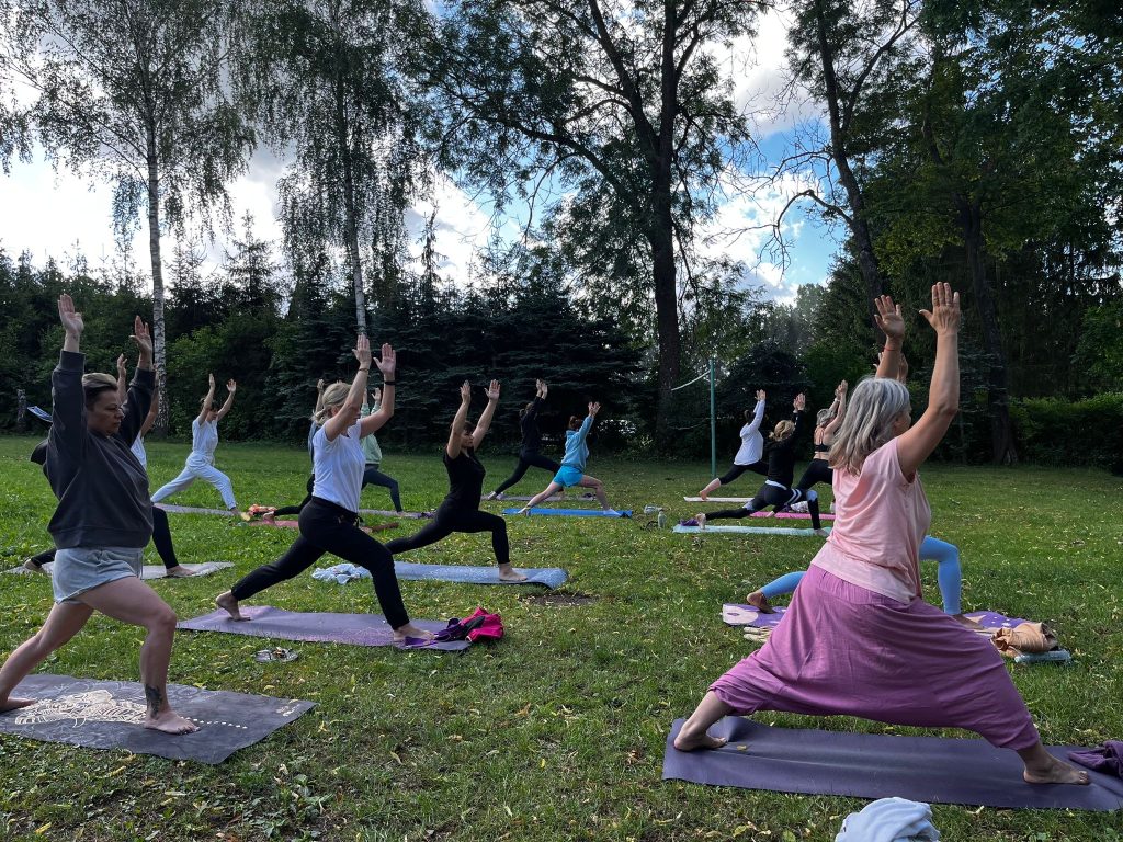 Po prostu bądź, po prostu czuj – letni retreat z jogą, oddechem i dźwiękiem 26–29 czerwca 2025 Kaash Yoga Kasia Mikutowicz a4ef787e-3f8f-4344-bf42-210a3f67f0e5